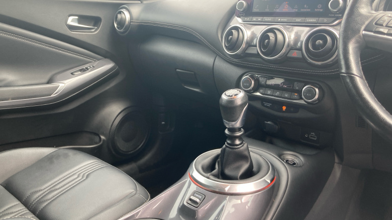 Nissan Juke 1.0 DiG-T 114 Tekna 5dr Petrol Hatchback